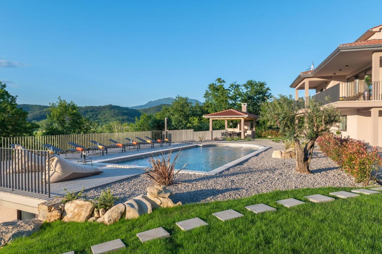 Luxury Villa Santa Cruz With Xl Pool And Jacuzzi Potpican Экстерьер фото