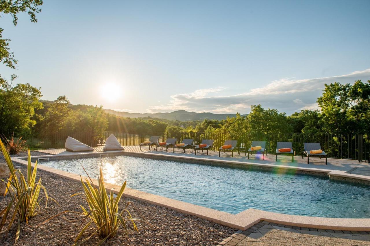 Luxury Villa Santa Cruz With Xl Pool And Jacuzzi Potpican Экстерьер фото