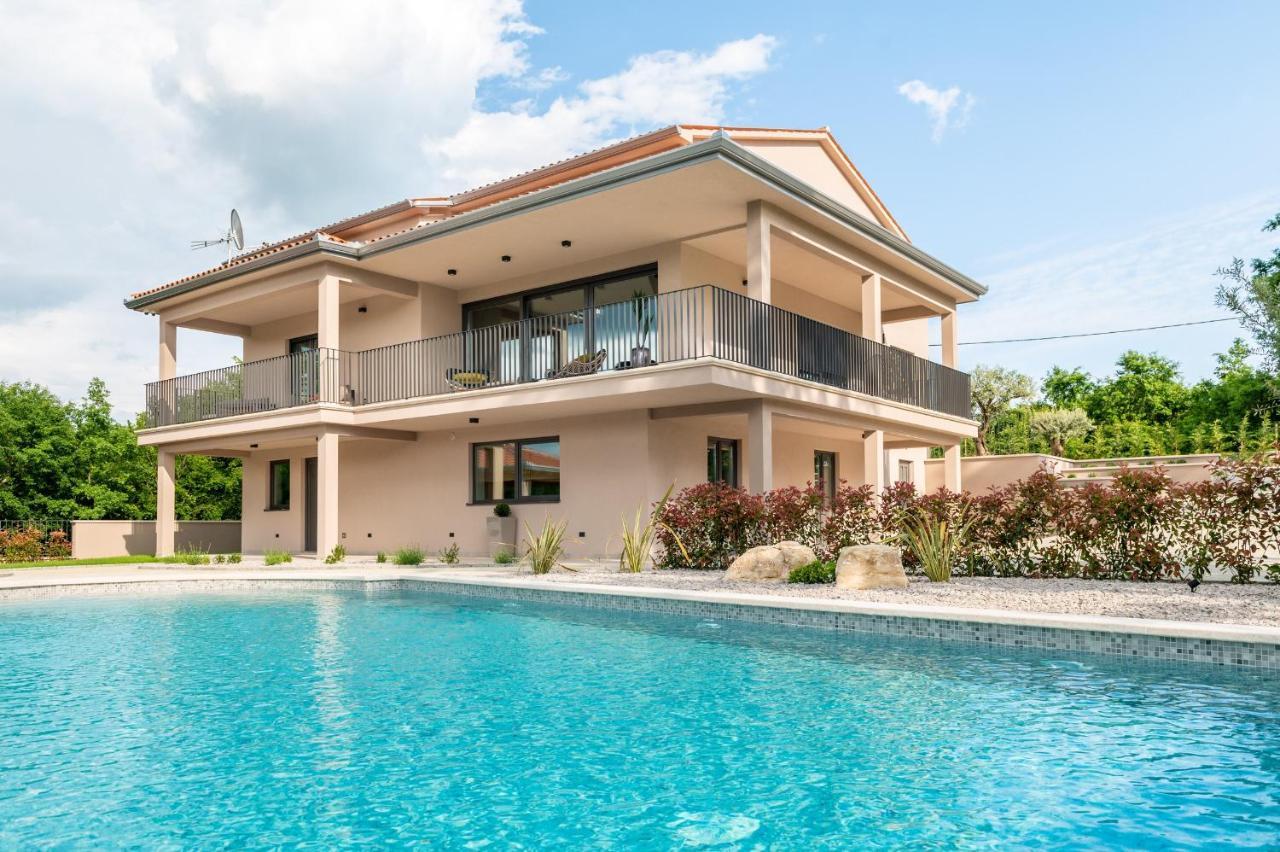 Luxury Villa Santa Cruz With Xl Pool And Jacuzzi Potpican Экстерьер фото