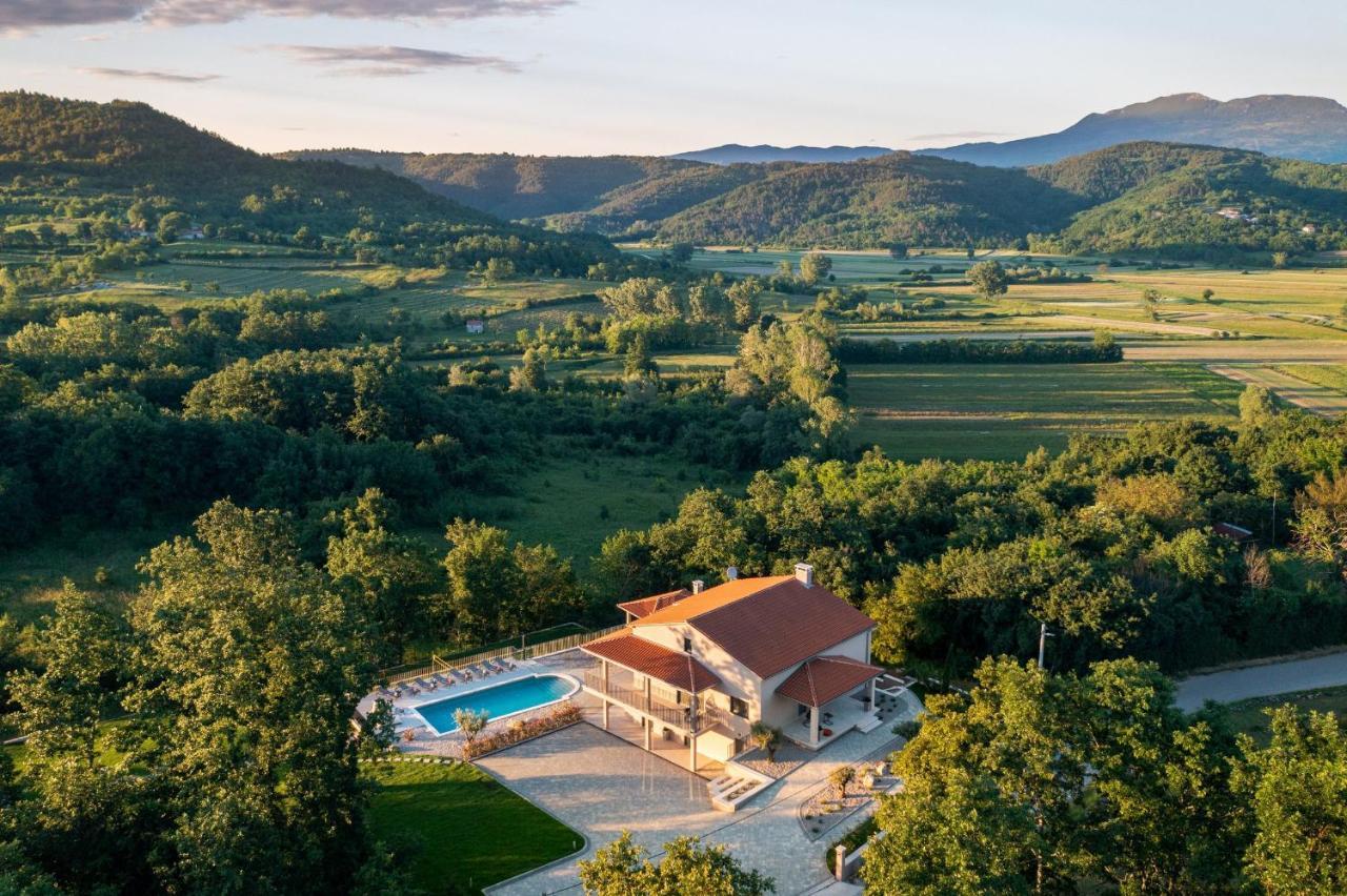Luxury Villa Santa Cruz With Xl Pool And Jacuzzi Potpican Экстерьер фото
