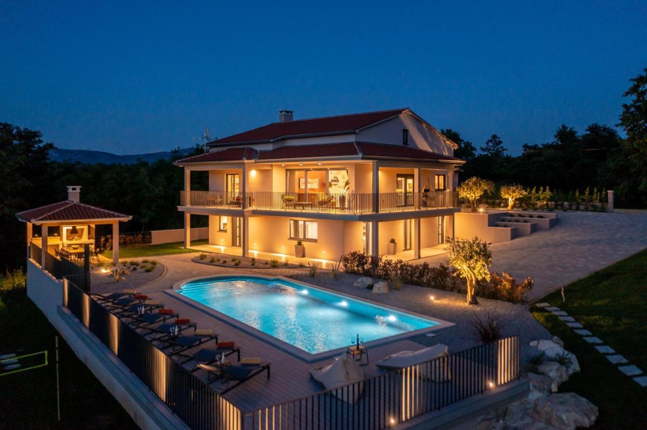 Luxury Villa Santa Cruz With Xl Pool And Jacuzzi Potpican Экстерьер фото