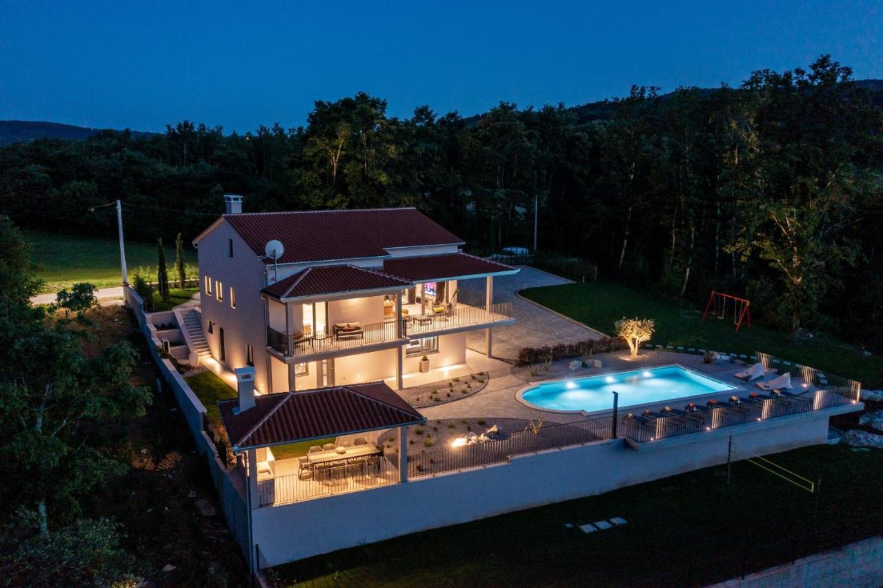 Luxury Villa Santa Cruz With Xl Pool And Jacuzzi Potpican Экстерьер фото